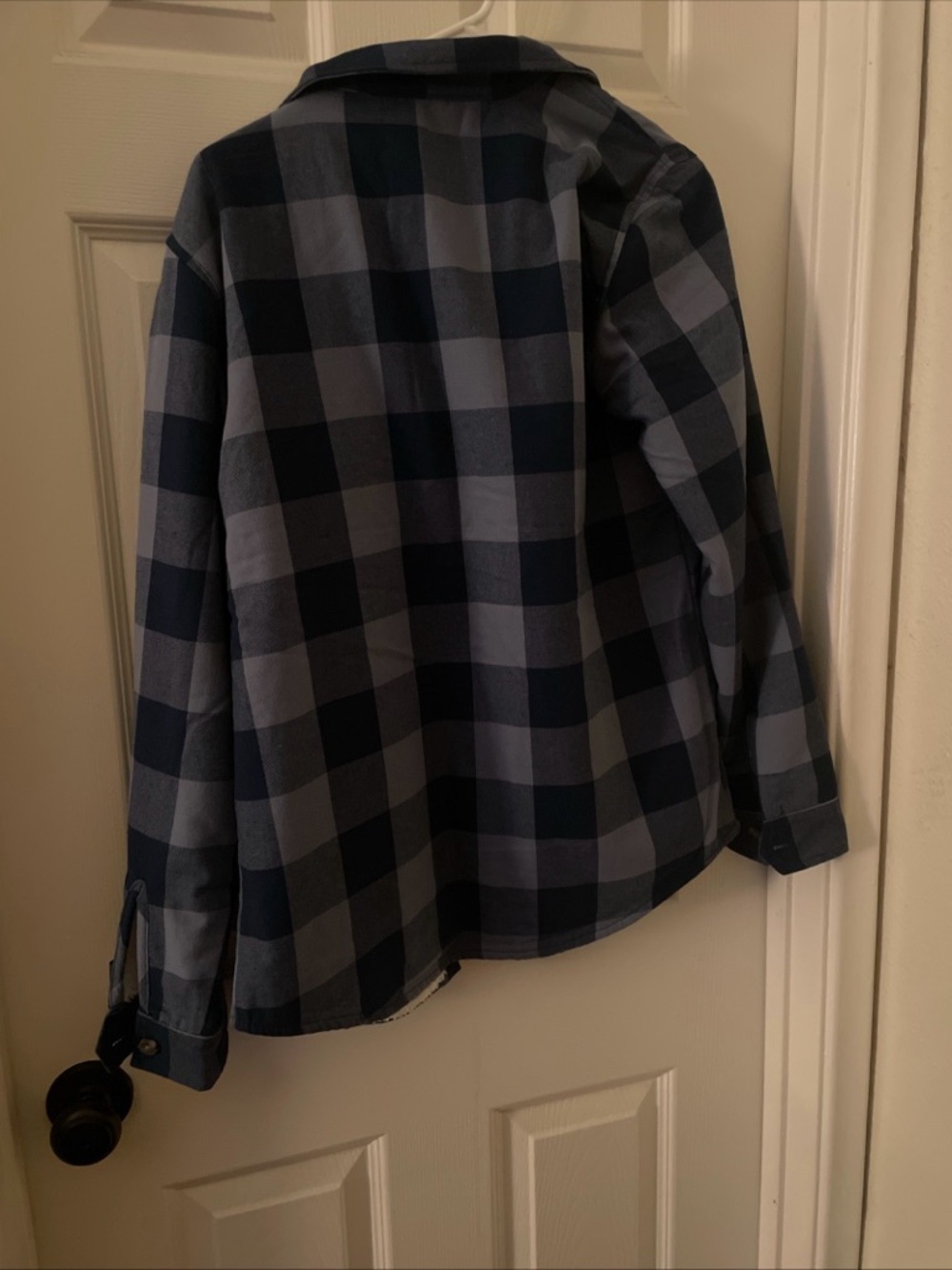 Bass Pro Shops Blue and Black Plaid Sherpa-Lined Shirt Jacket - Picture 6 of 7